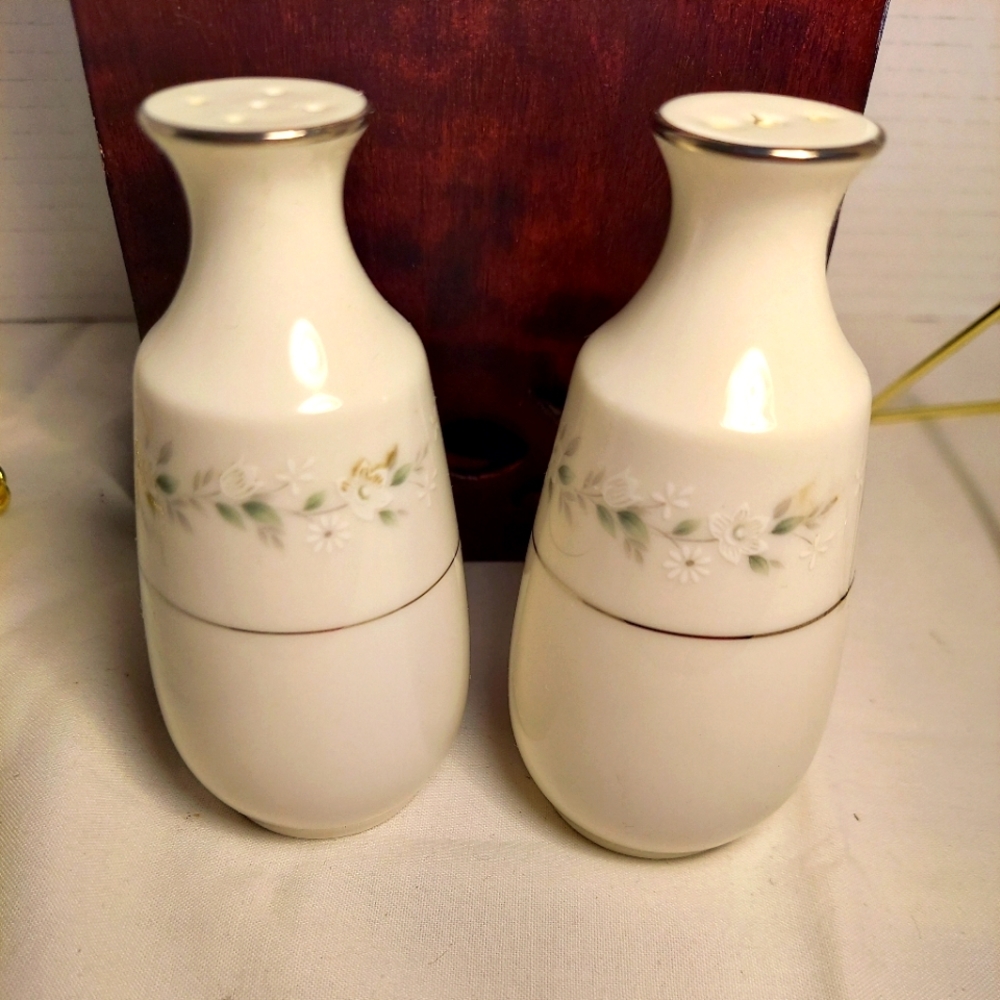 Noritake Heather Salt & Pepper Set